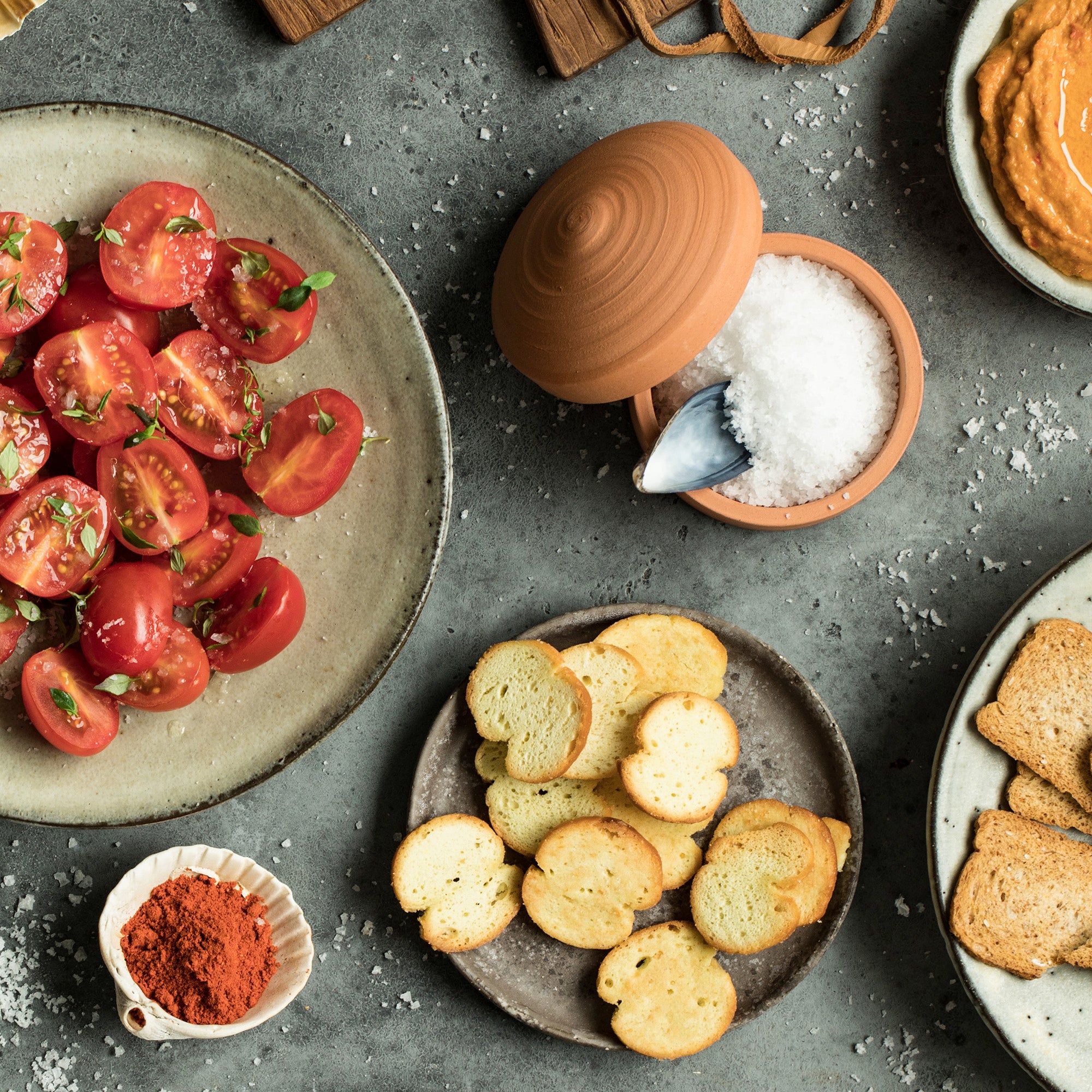 Hand thrown Terracotta sea salt pot + Natual sea salt